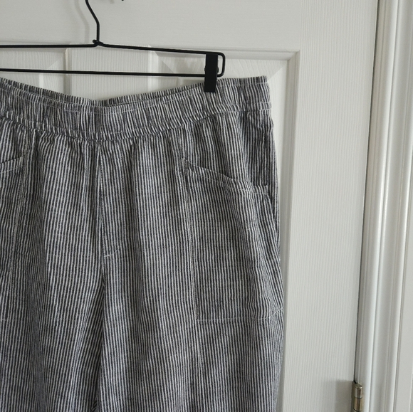 Old Navy High Rise Straight Taper Linen Blend Pants - Picture 3 of 12